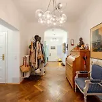 Haus Oktober